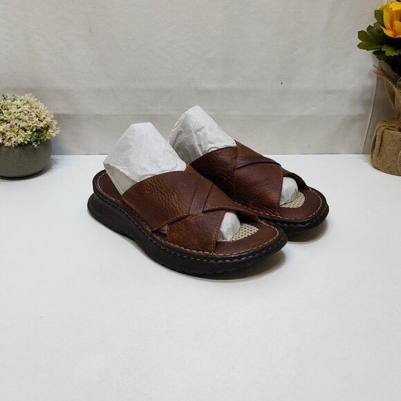 Born Handcrafted Leather Sandals Mens US 8 EUR 41 M/W Slip-On Cross Strap Design - Picture 1 of 11